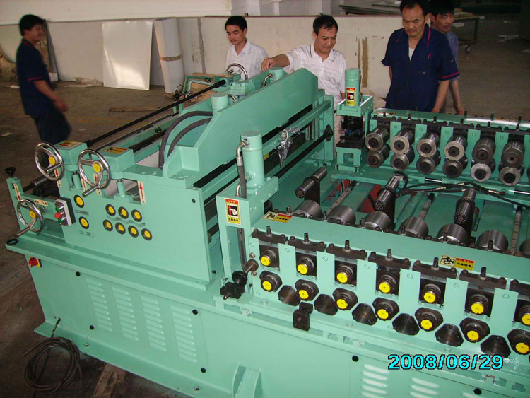 06冷弯成型系统.jpg